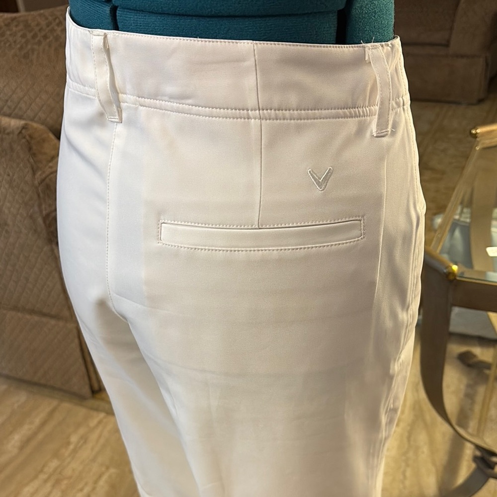 🔥 Closet Clear Out 🔥. Women’s Callaway Ivory Shorts - Picture 3 of 6